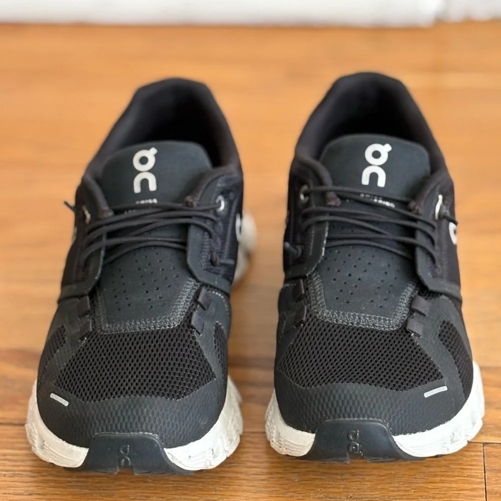 On Running Womens Cloud 5 Black and White - Picture 2 of 4